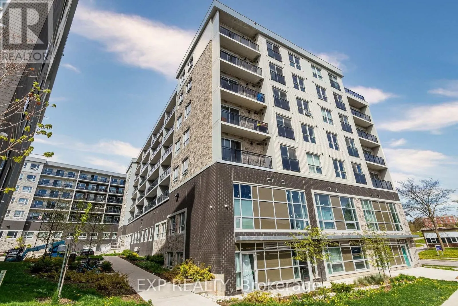 G116 - 275 LARCH STREET