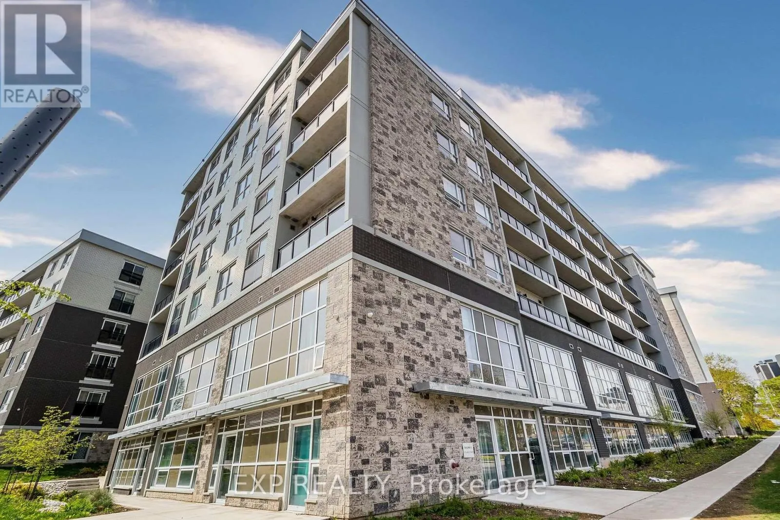 G116 - 275 LARCH STREET