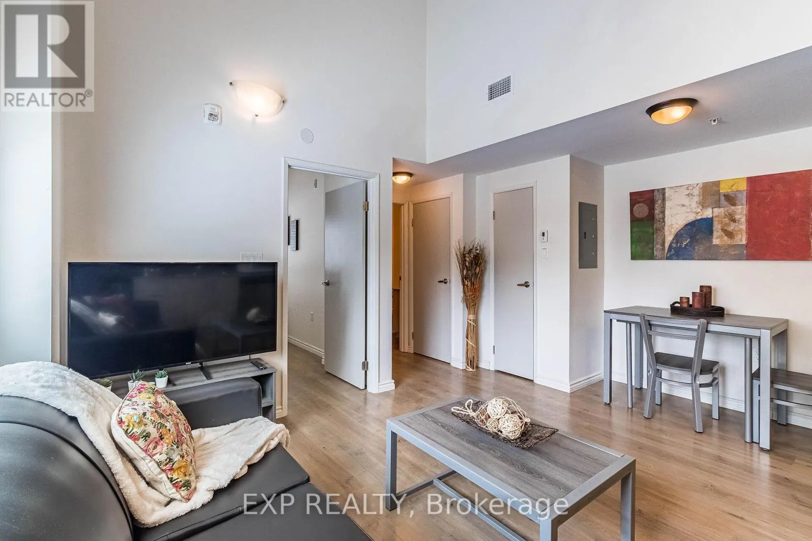 G116 - 275 LARCH STREET