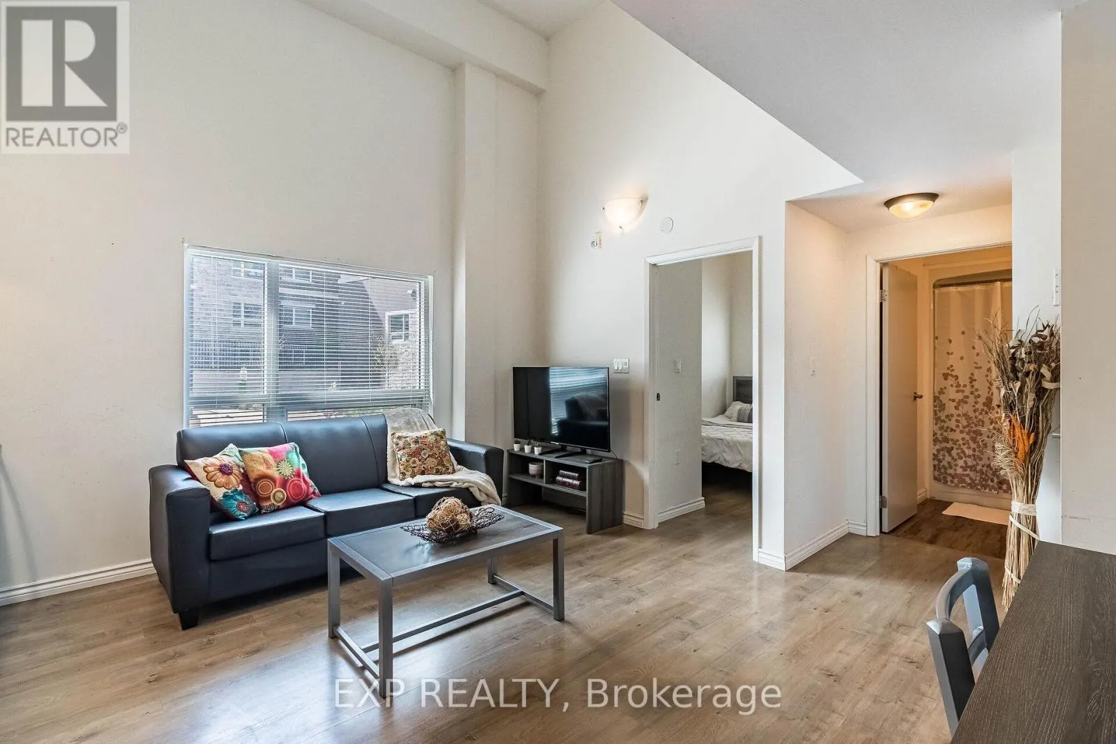 G116 - 275 LARCH STREET