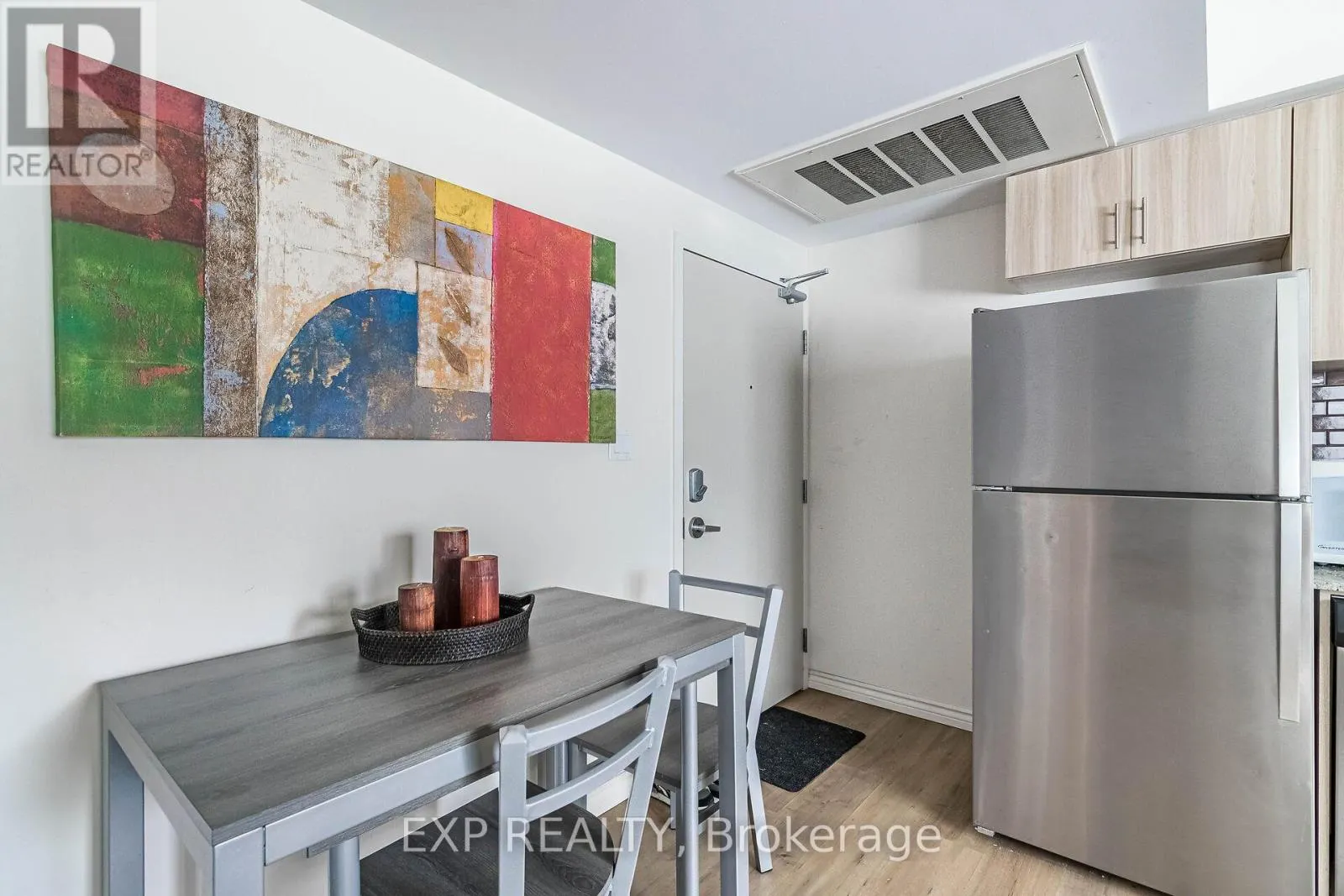 G116 - 275 LARCH STREET