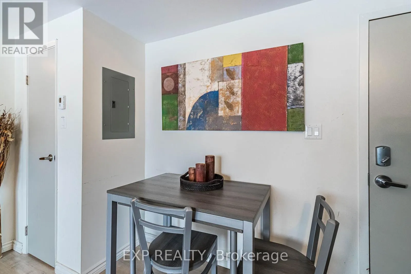 G116 - 275 LARCH STREET