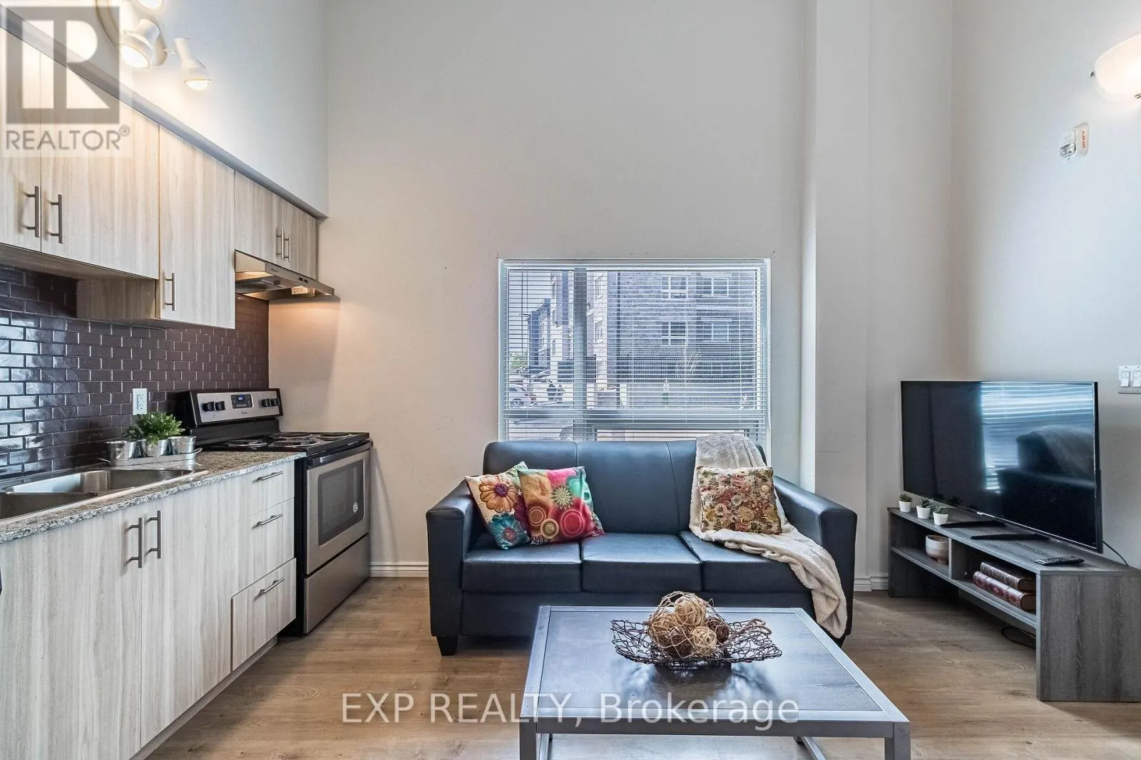 G116 - 275 LARCH STREET