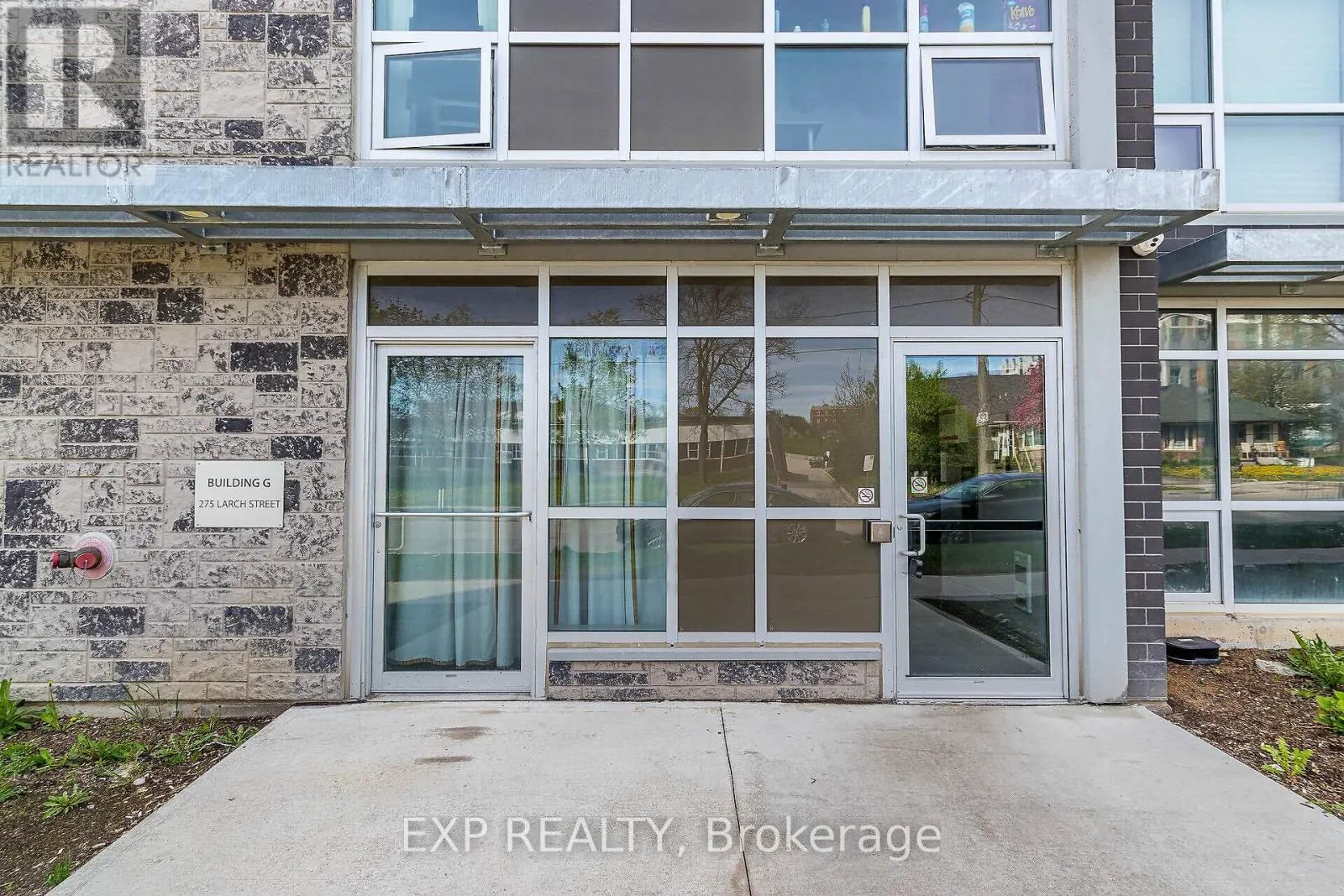 G116 - 275 LARCH STREET