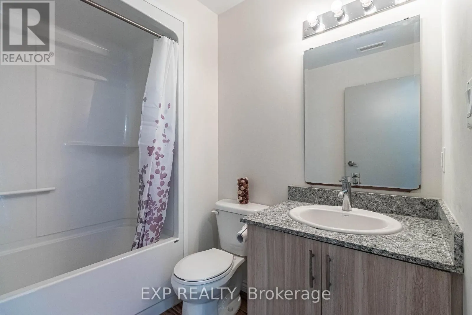 G116 - 275 LARCH STREET