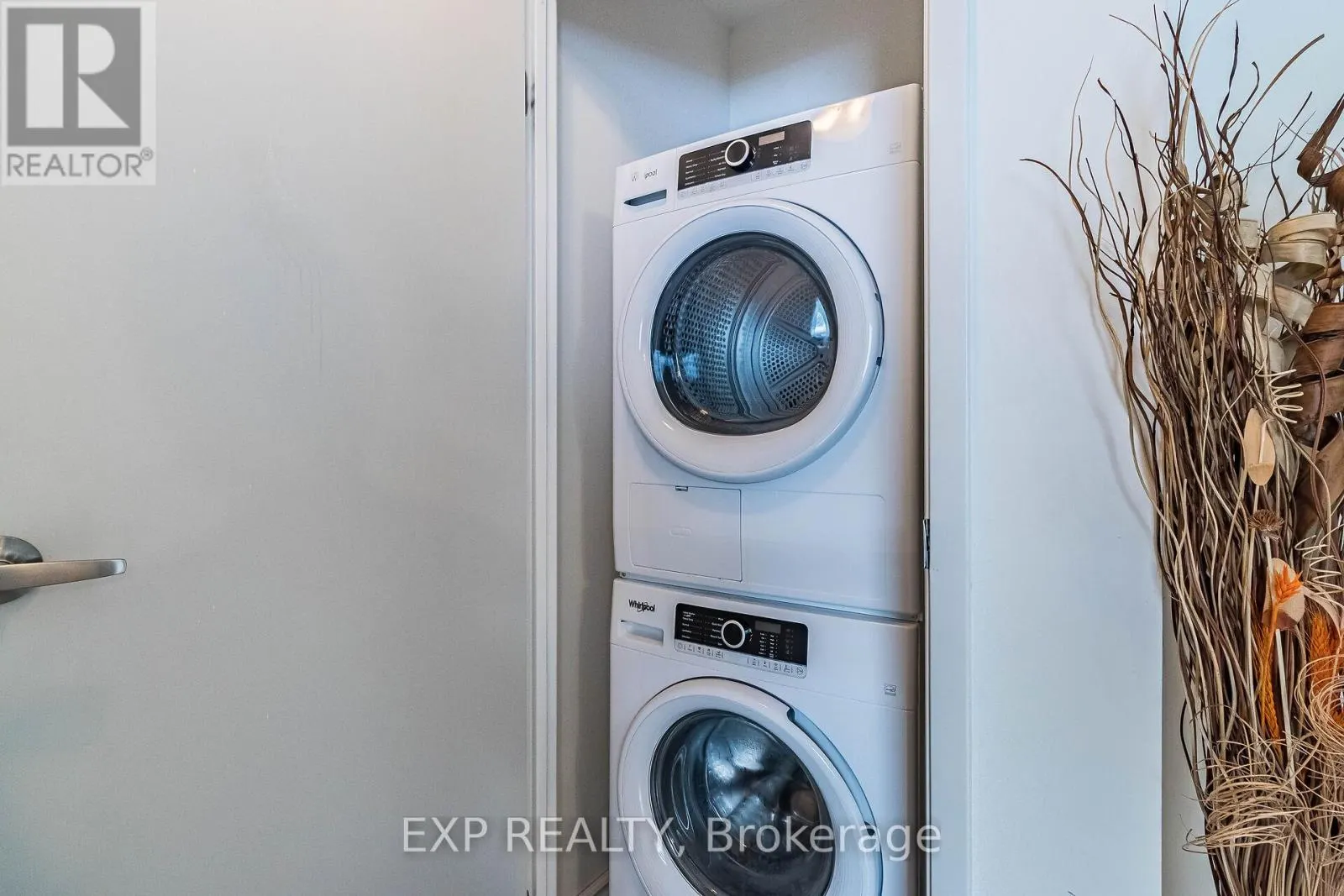 G116 - 275 LARCH STREET