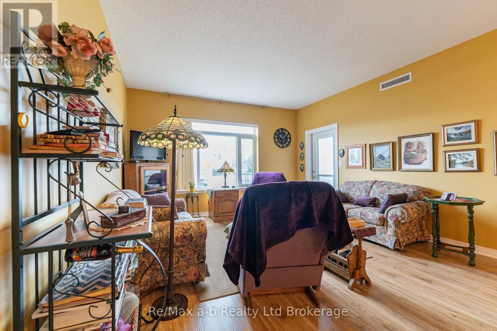 101 - 80 BRIDGE STREET E, #101