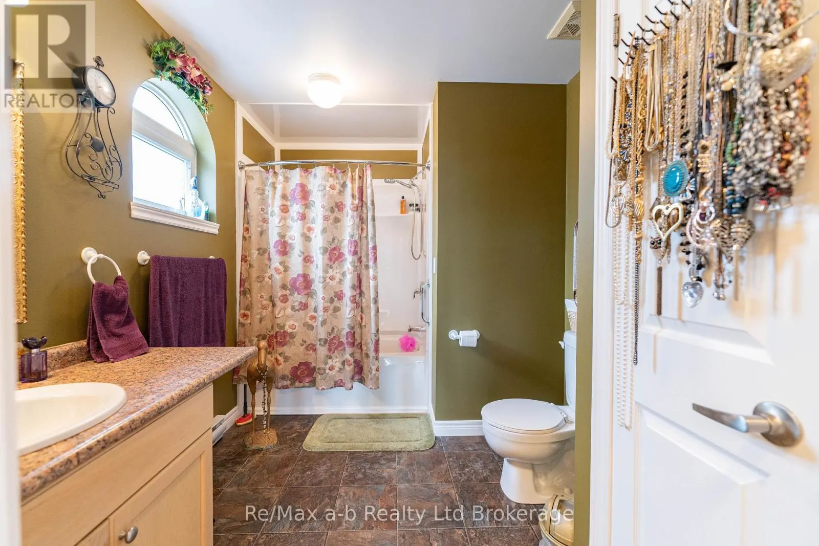 101 - 80 BRIDGE STREET E, #101
