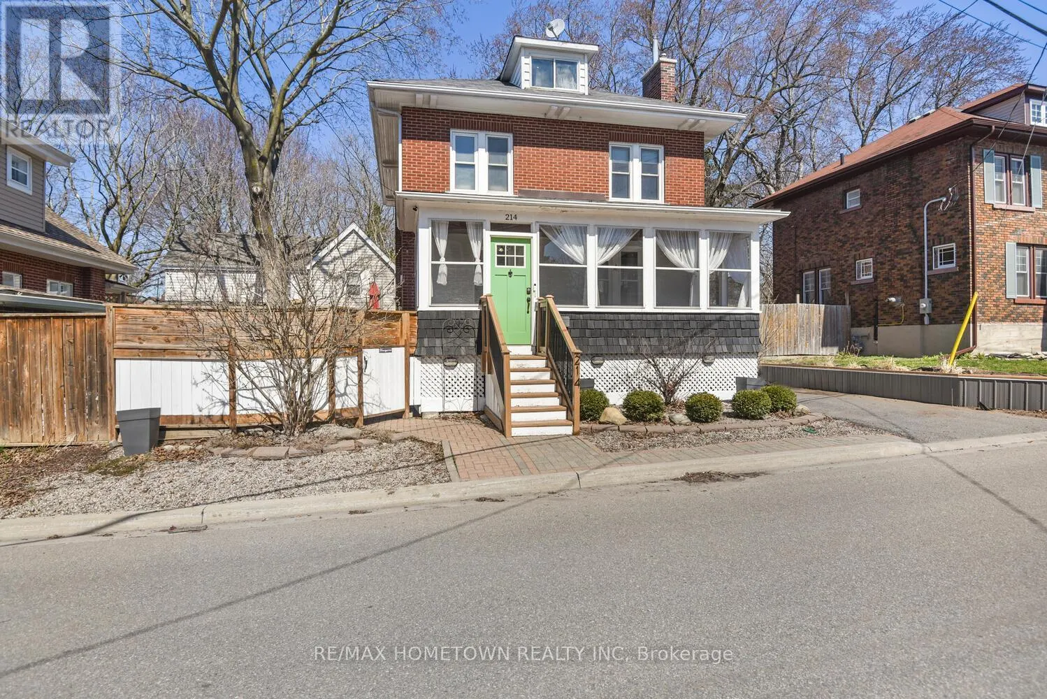 214 JAMES STREET E