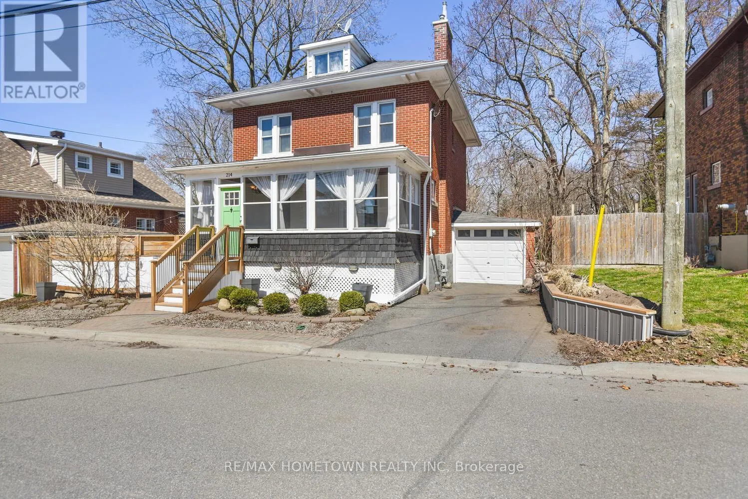 214 JAMES STREET E