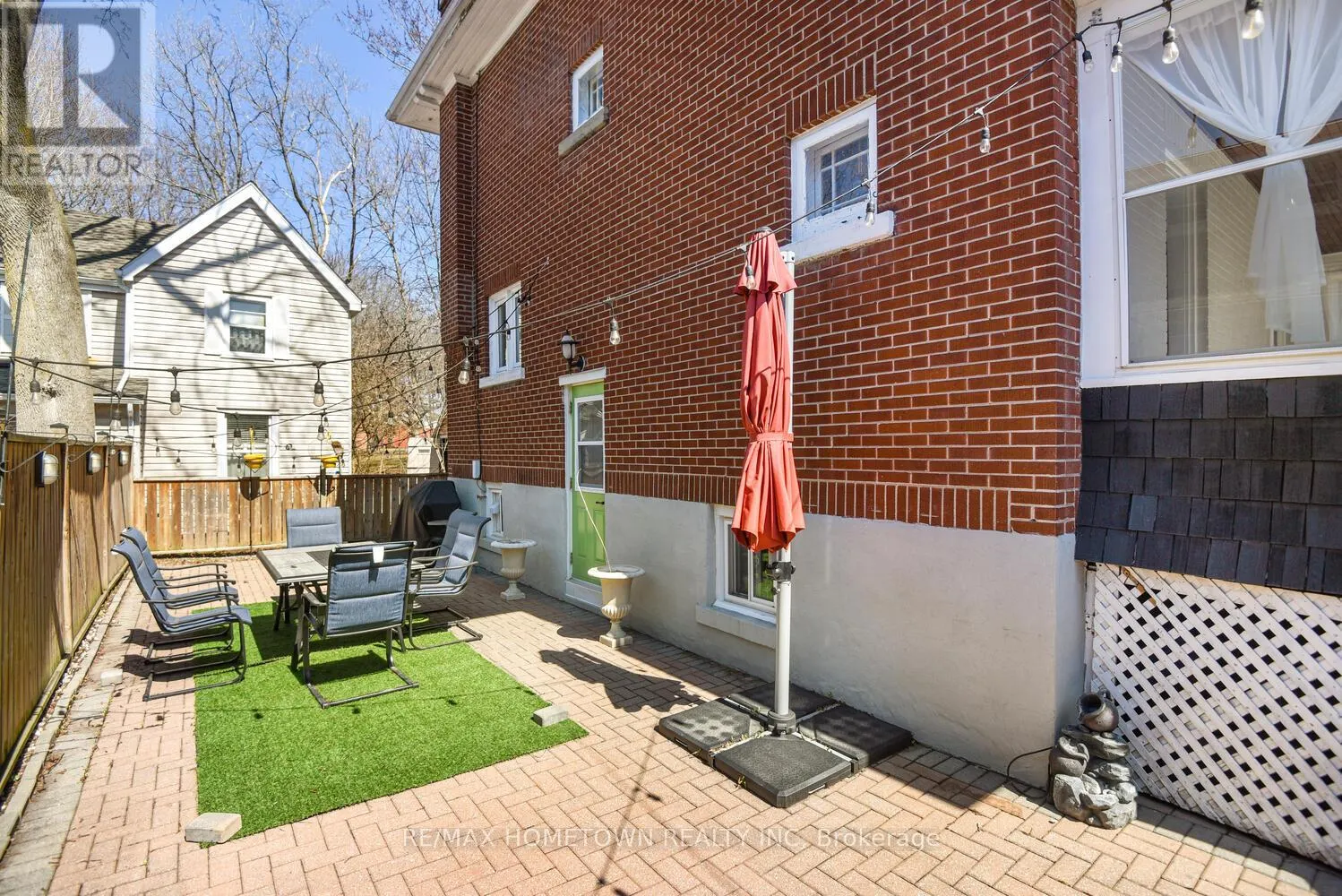 214 JAMES STREET E