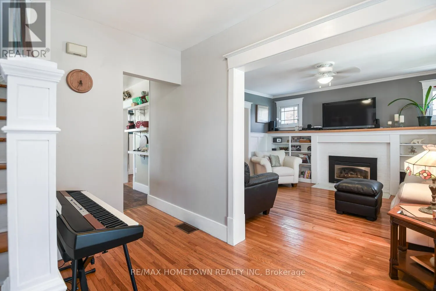 214 JAMES STREET E