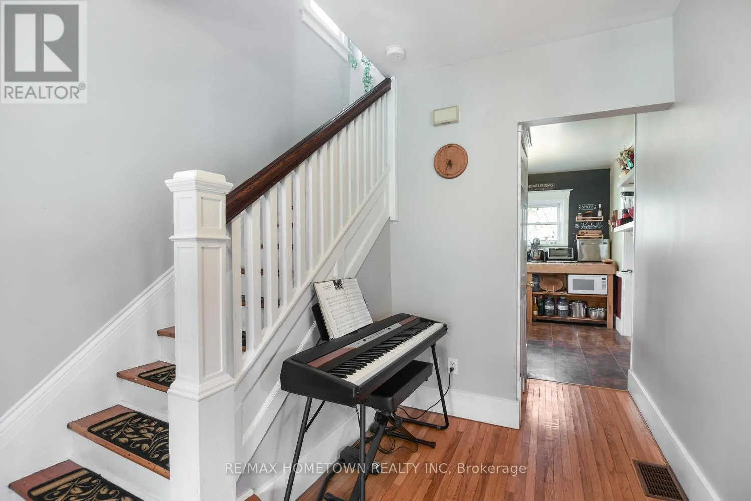 214 JAMES STREET E