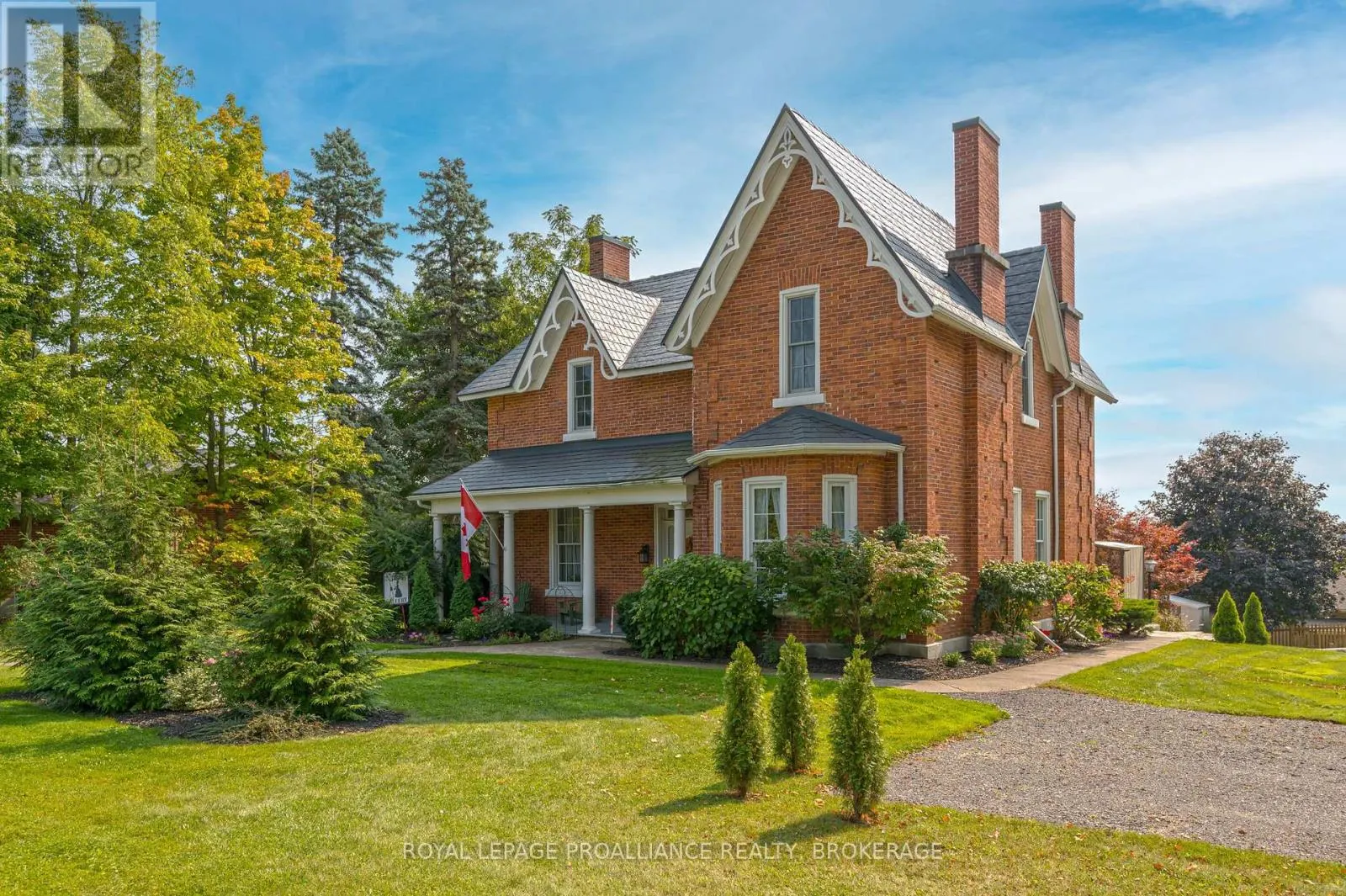 232 DUNDAS STREET W