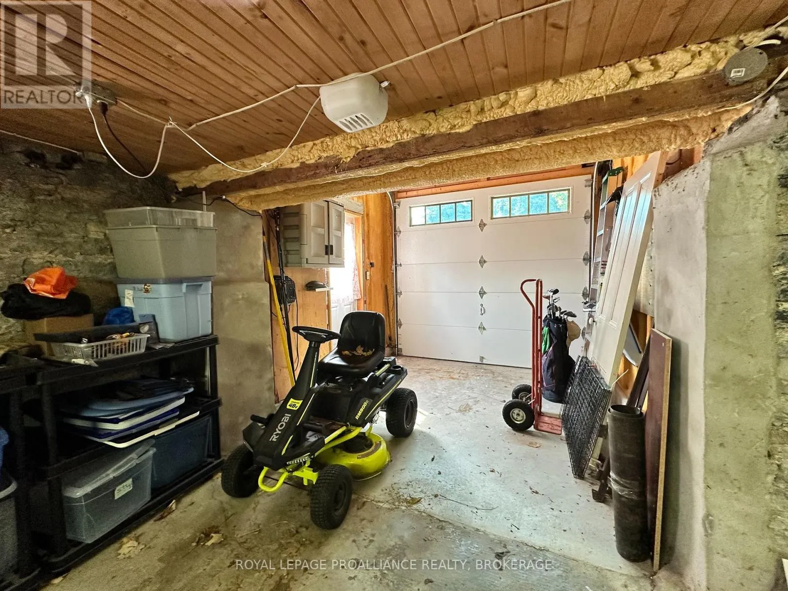 232 DUNDAS STREET W