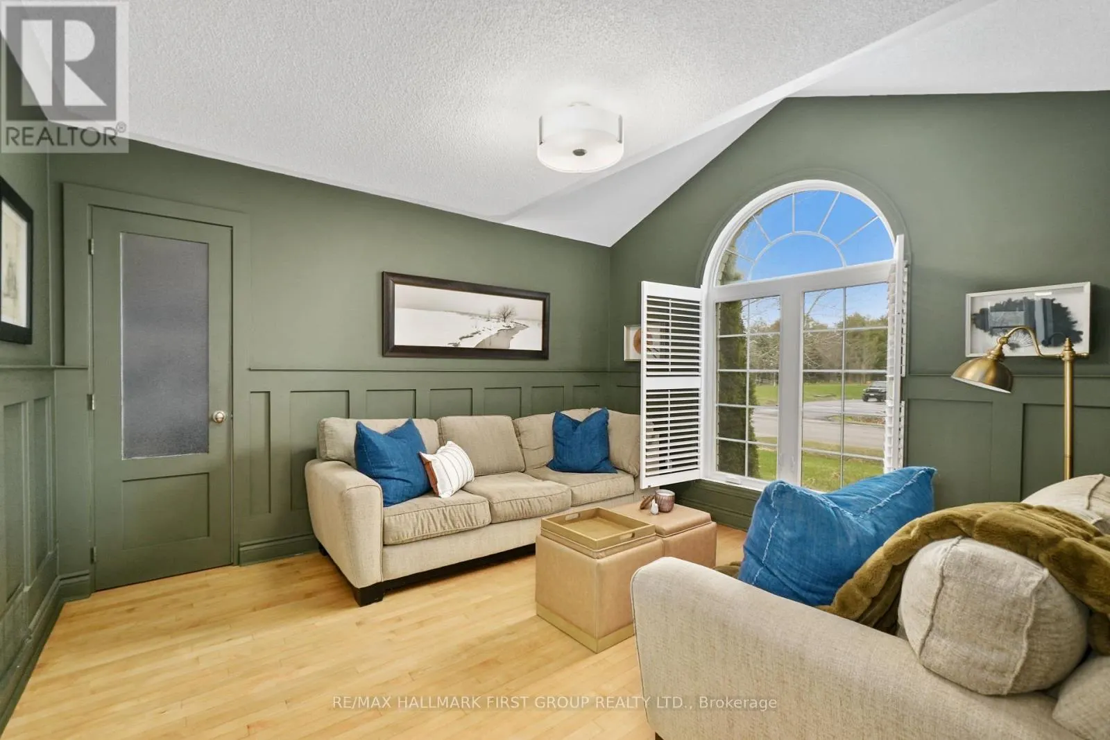 3905 LAROSE CRESCENT