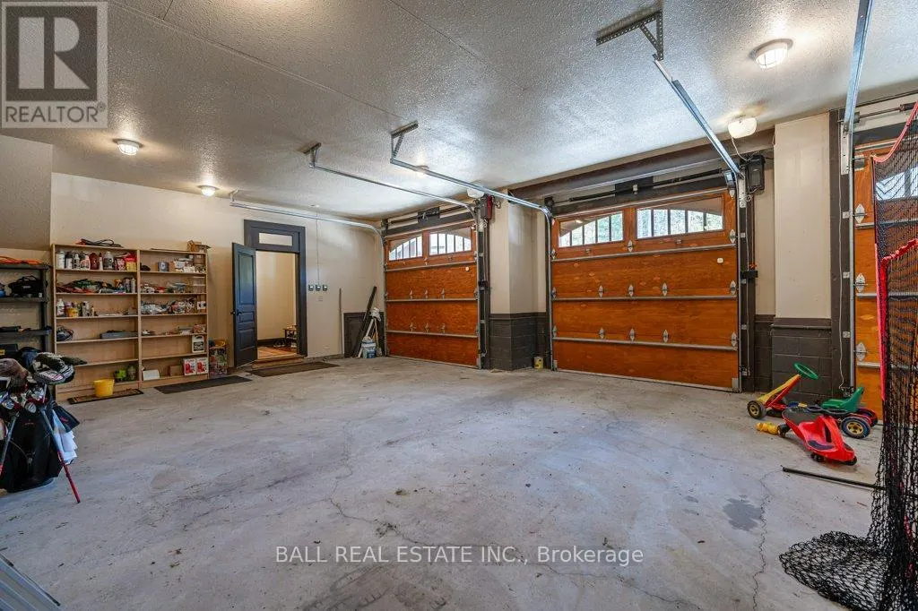 890 BIRCHVIEW ROAD