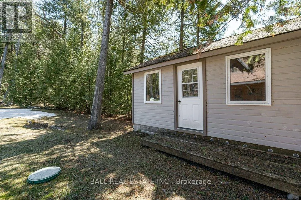 890 BIRCHVIEW ROAD