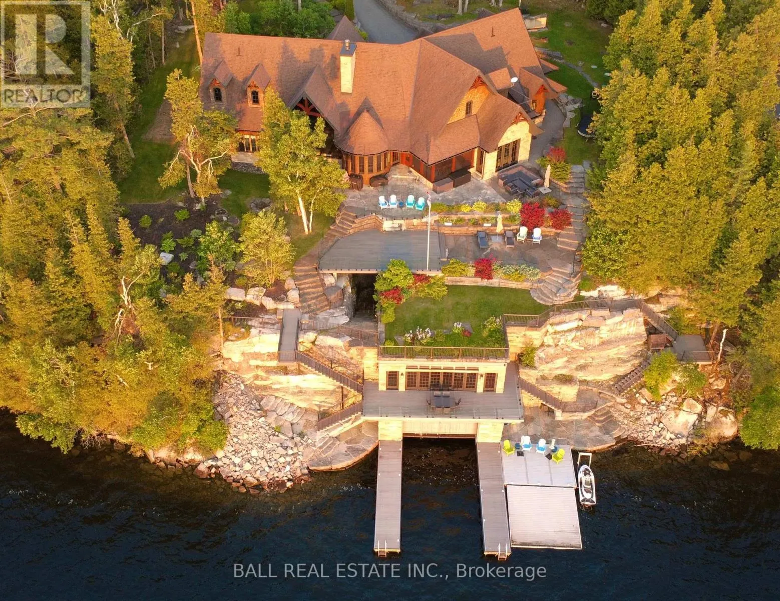 890 BIRCHVIEW ROAD