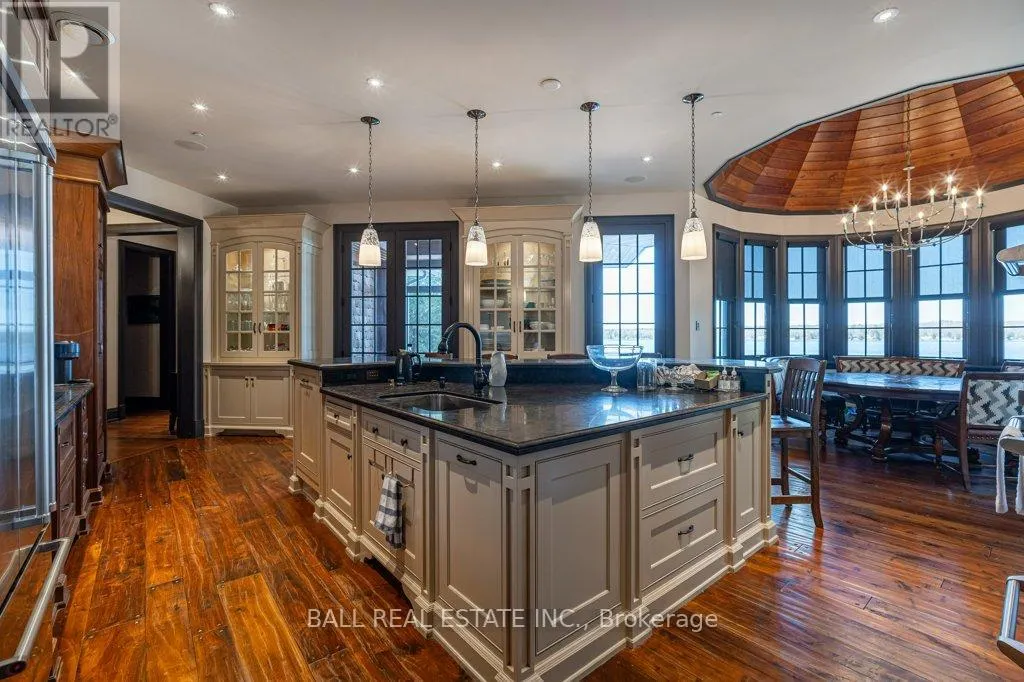 890 BIRCHVIEW ROAD