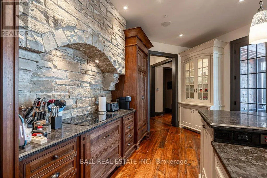 890 BIRCHVIEW ROAD