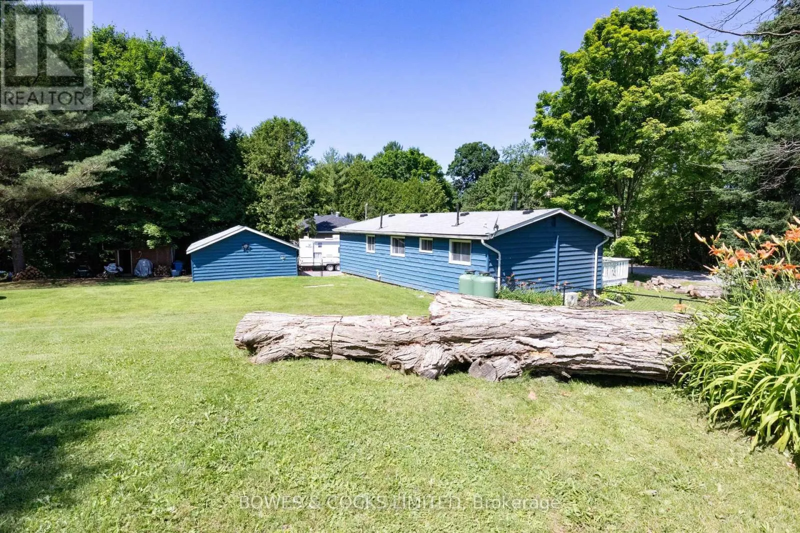 1545 WESTVIEW CRESCENT