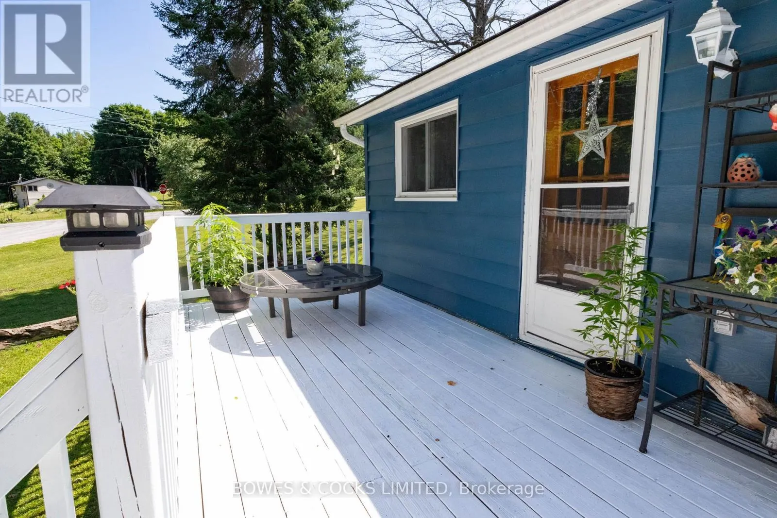 1545 WESTVIEW CRESCENT