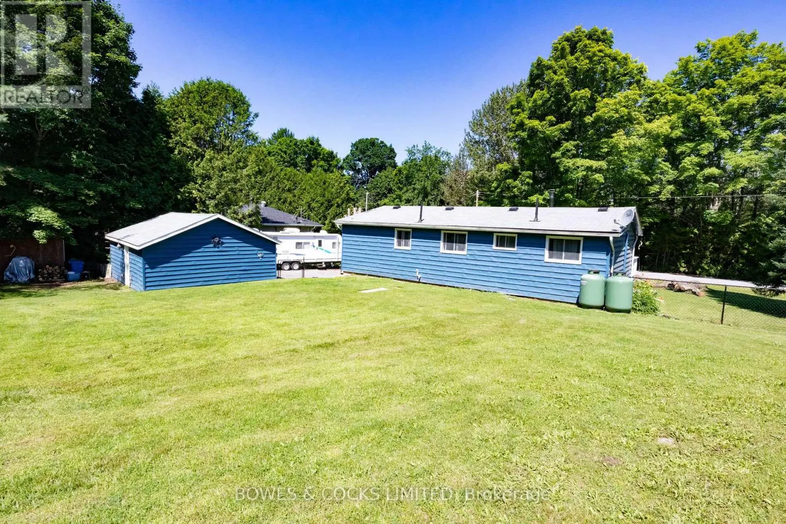1545 WESTVIEW CRESCENT