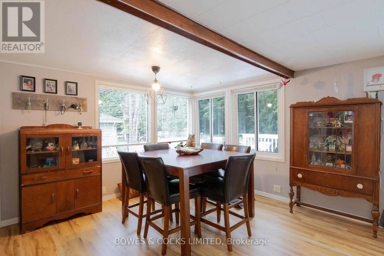 1545 WESTVIEW CRESCENT