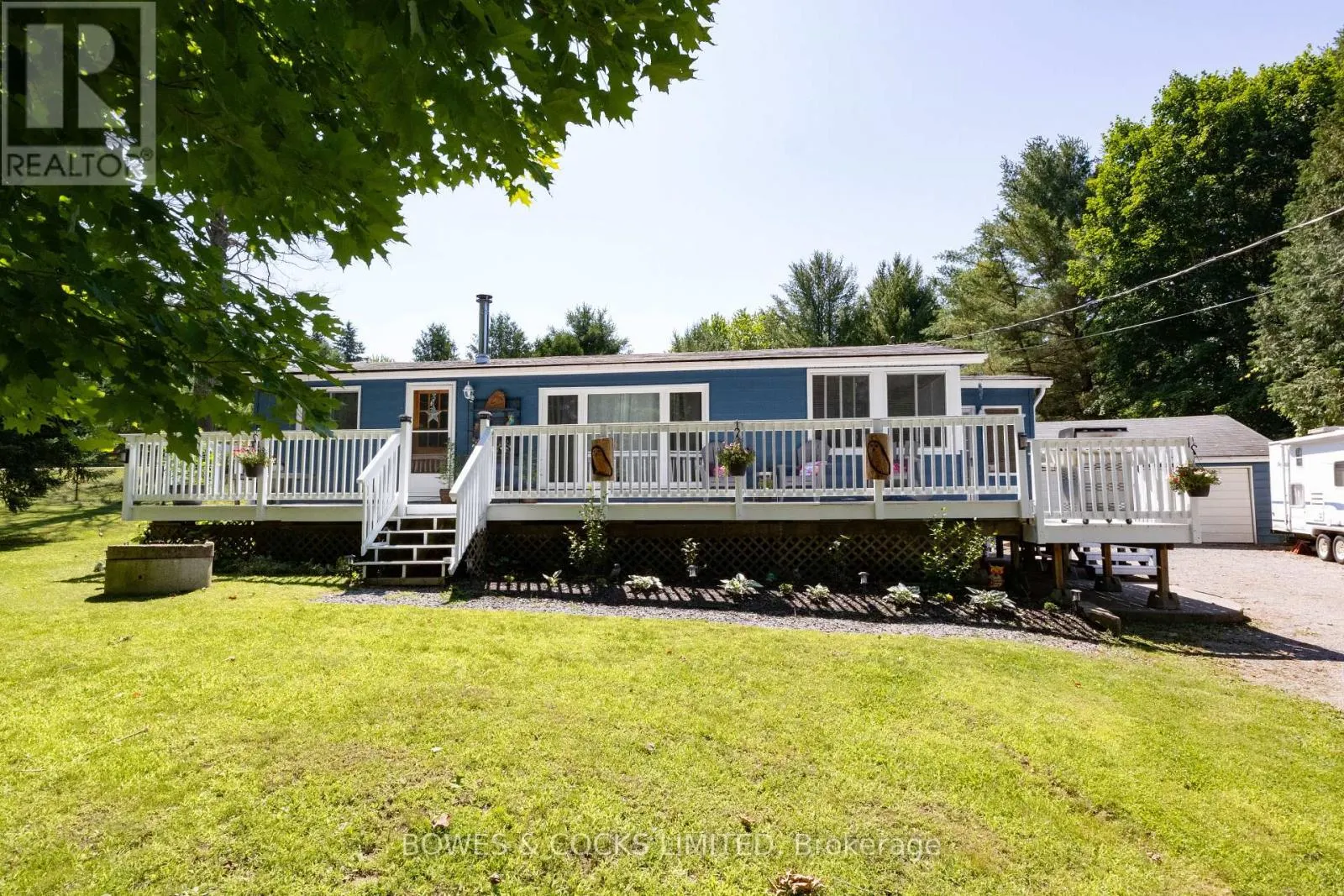 1545 WESTVIEW CRESCENT