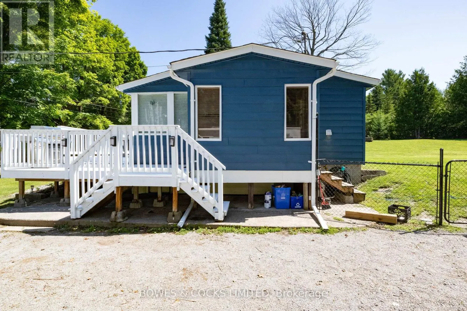 1545 WESTVIEW CRESCENT