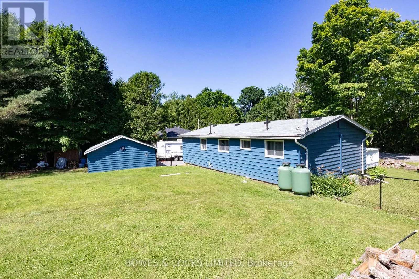 1545 WESTVIEW CRESCENT