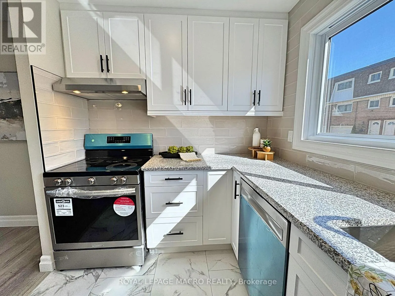 35 - 125 BONAVENTURE DRIVE