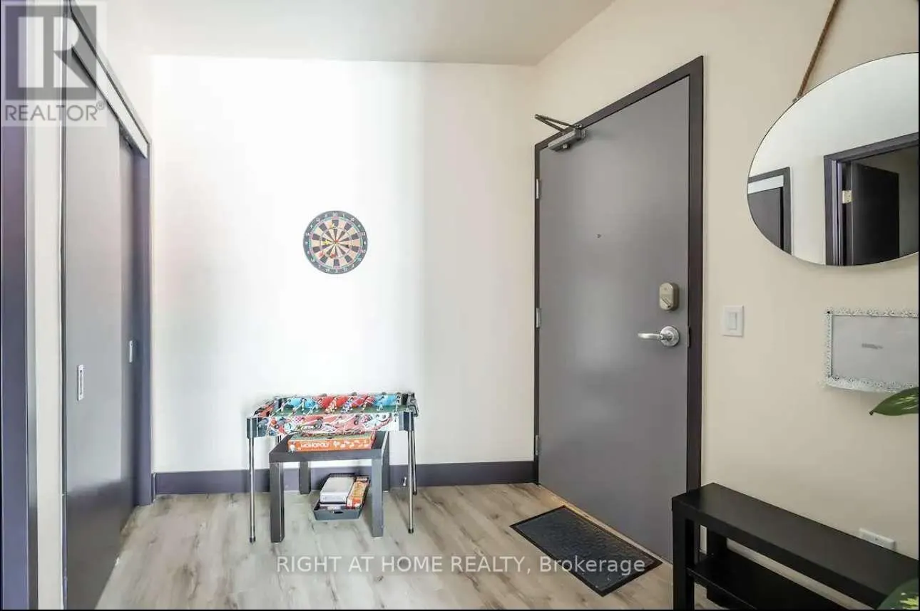 101 - 121 KING STREET E