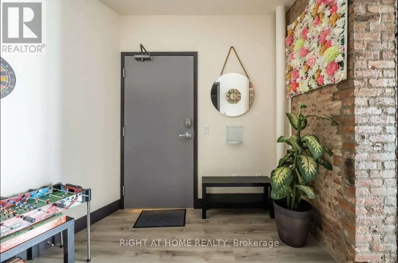 101 - 121 KING STREET E