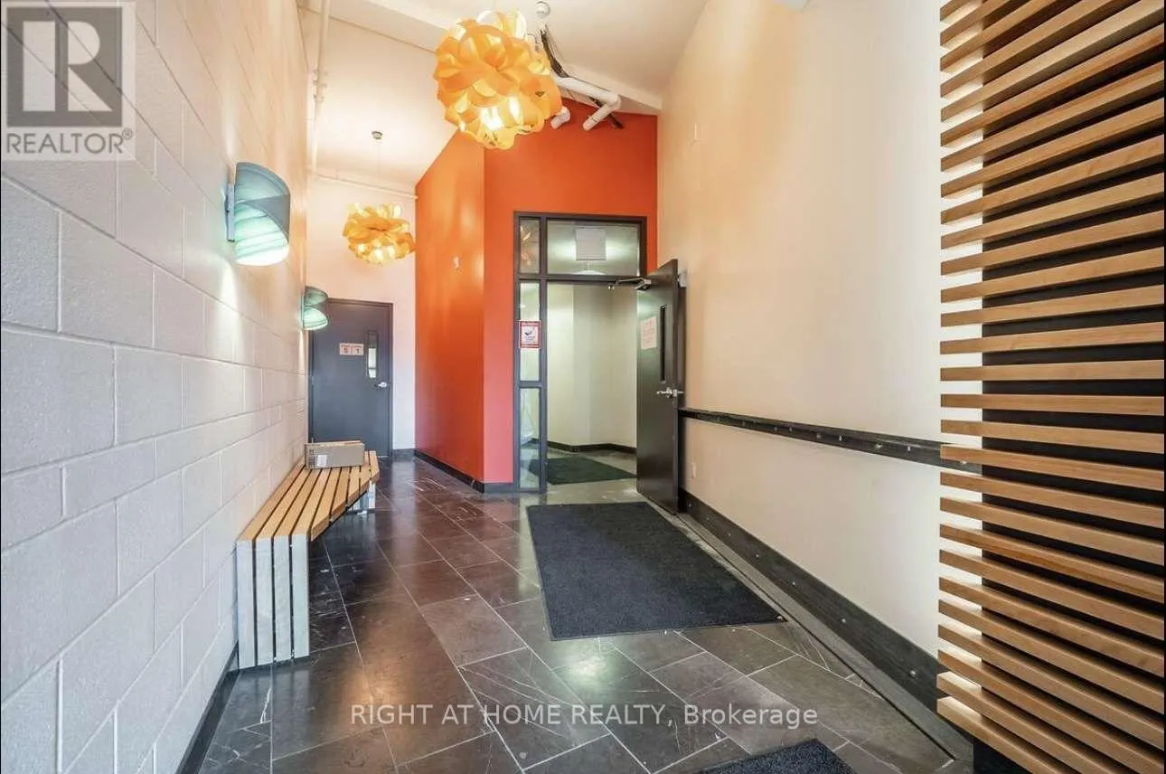 101 - 121 KING STREET E