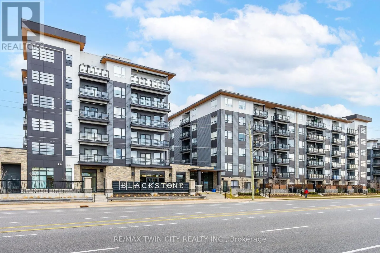 607 - 251 NORTHFIELD DRIVE E