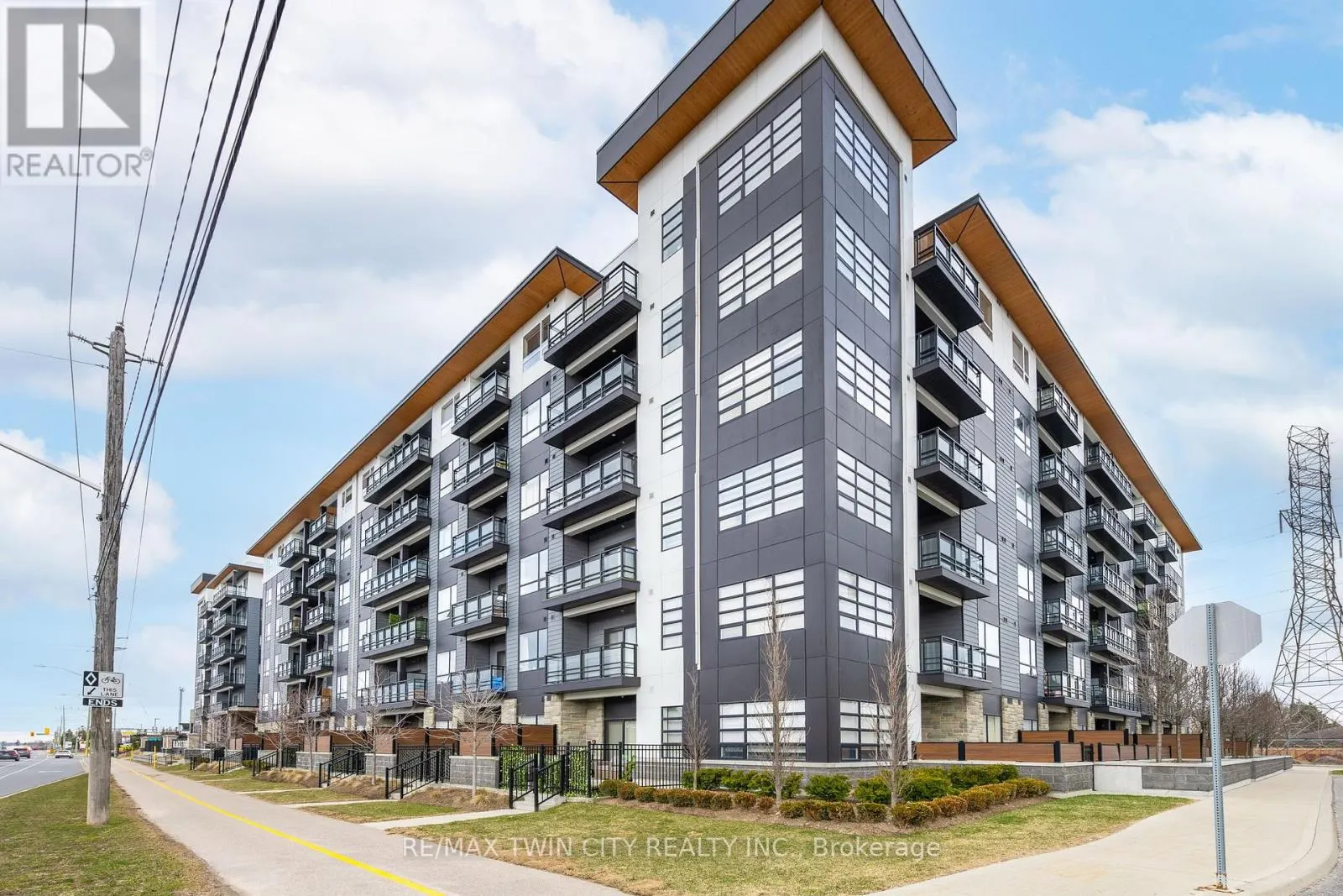 607 - 251 NORTHFIELD DRIVE E