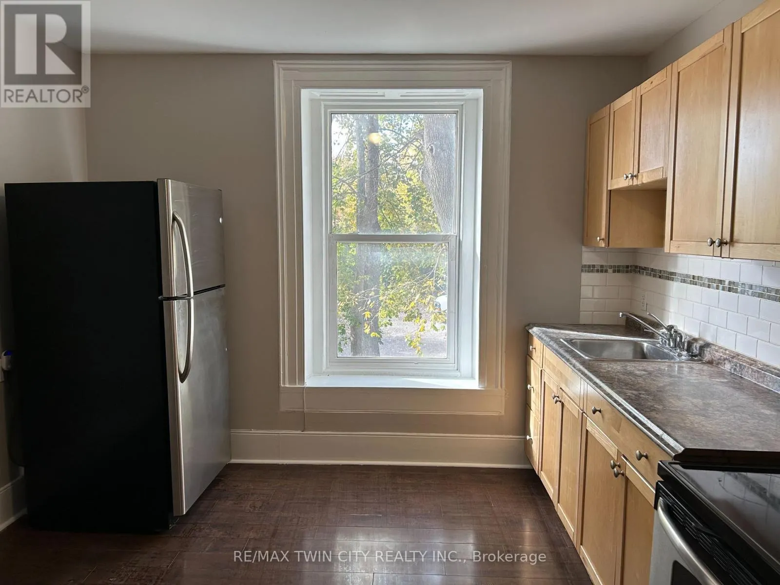 840-846 KING STREET E