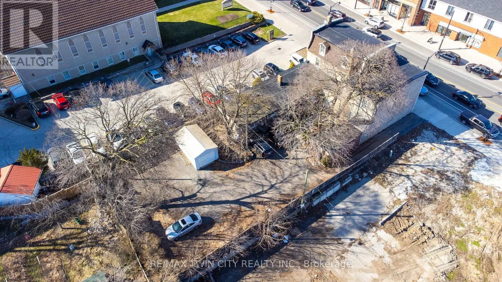840-846 KING STREET E