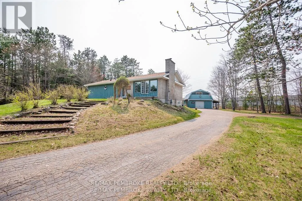 36 LABINE CRESCENT