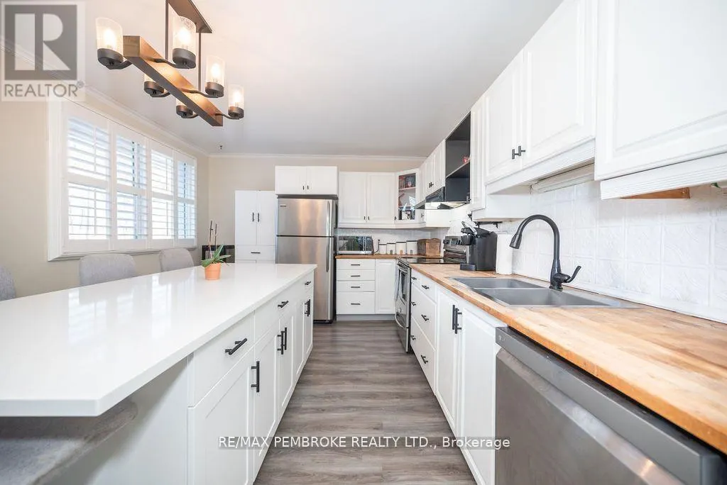 36 LABINE CRESCENT