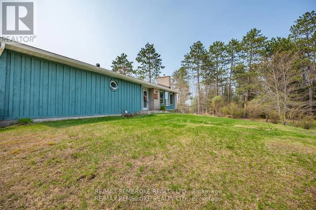 36 LABINE CRESCENT