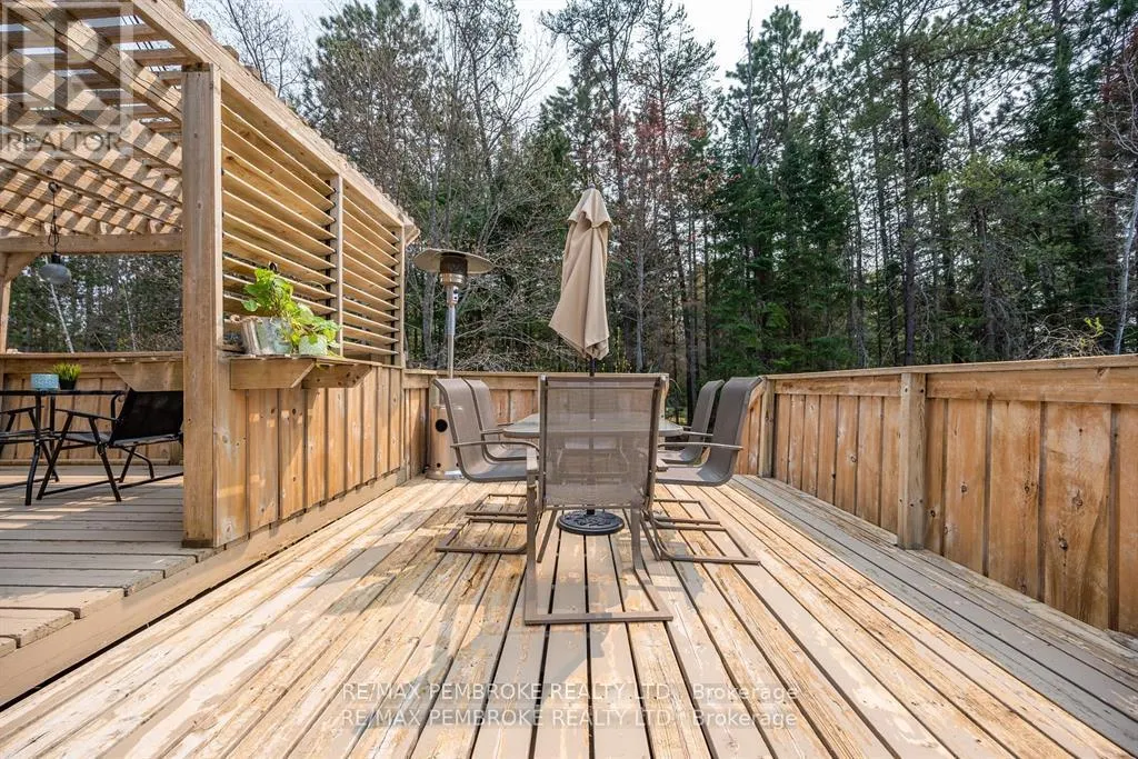 36 LABINE CRESCENT