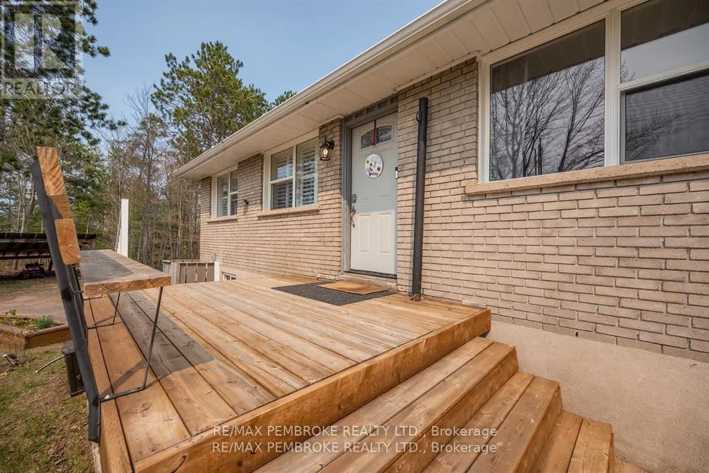 36 LABINE CRESCENT