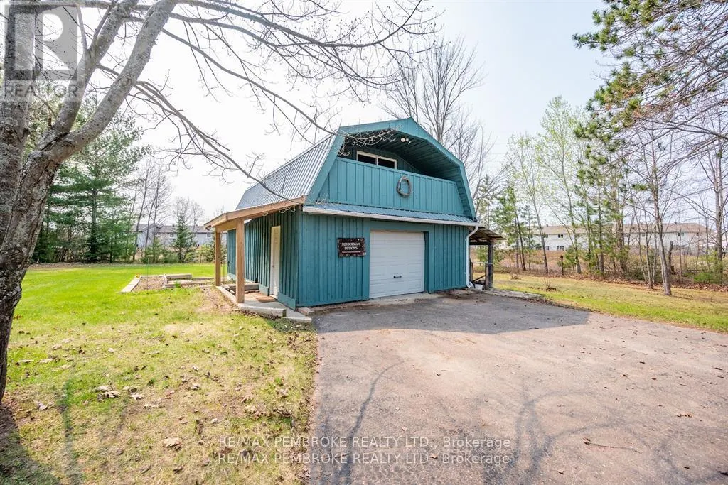 36 LABINE CRESCENT