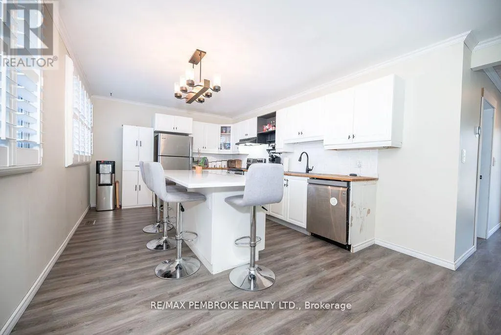 36 LABINE CRESCENT