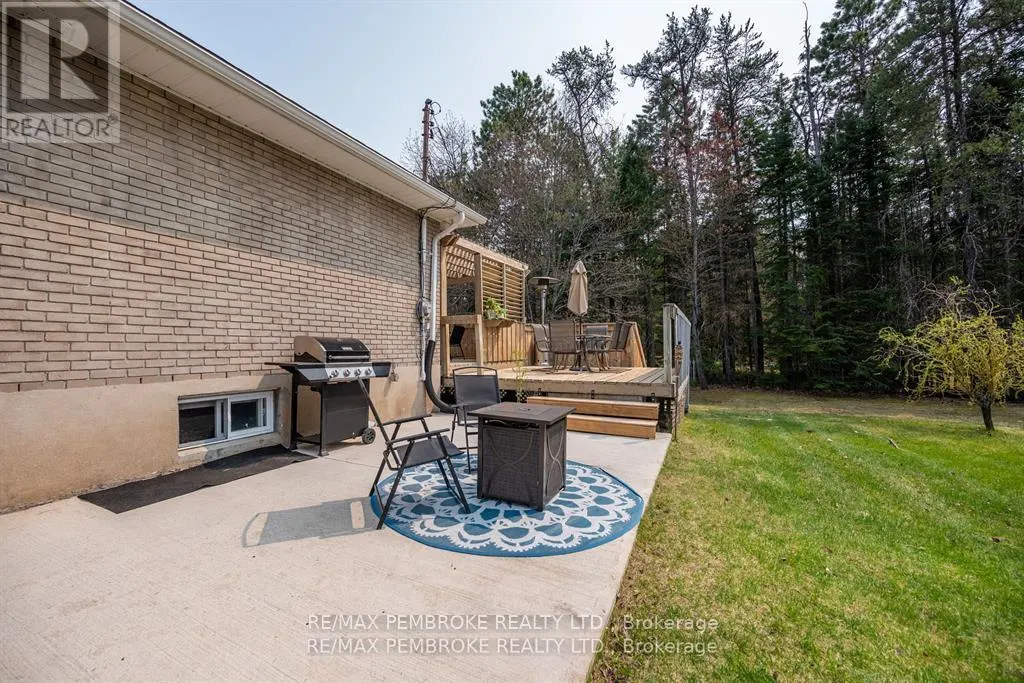36 LABINE CRESCENT