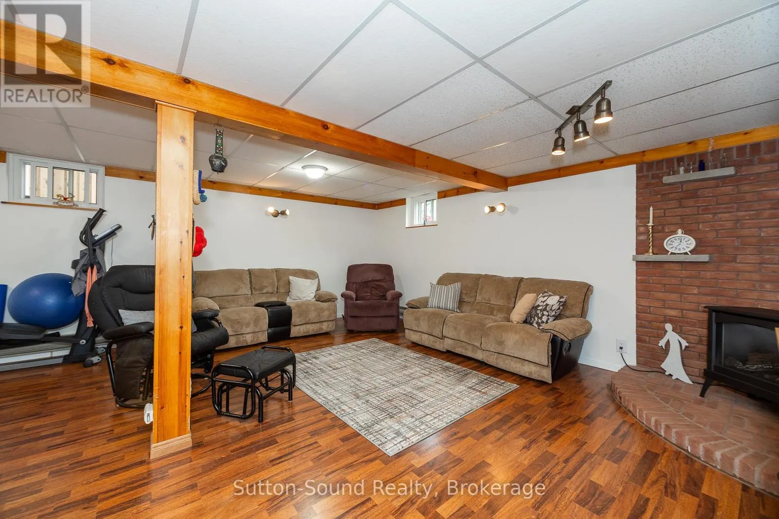 1160 12TH STREET E