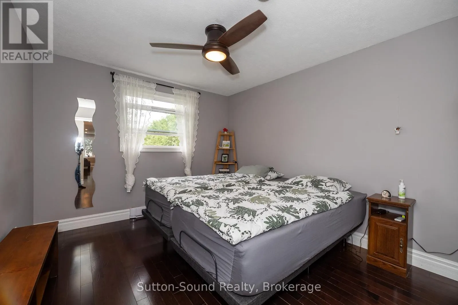 1160 12TH STREET E